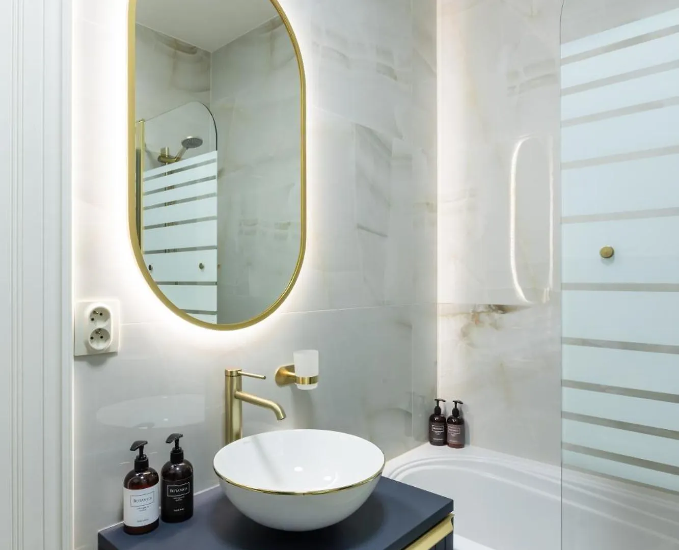 Decadent Art Deco Balcony Apartment In Old Town Praga República Checa