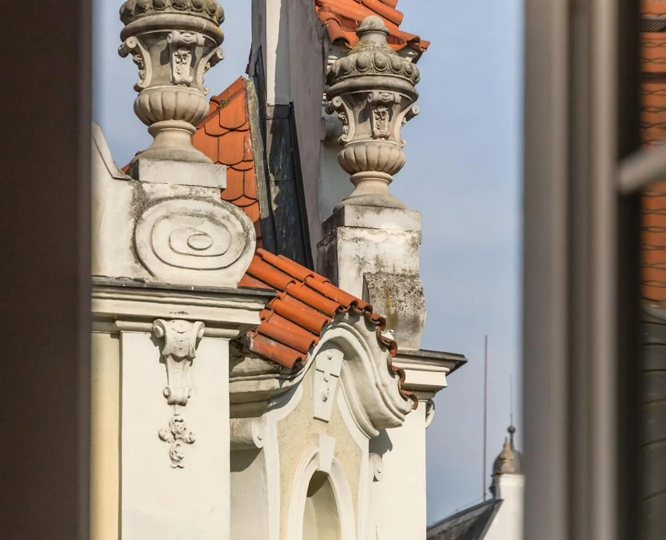 Decadent Art Deco Balcony Apartment In Old Town Praga República Checa